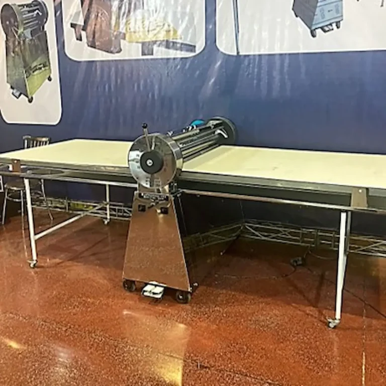 شیتر خمیر پهن کن قنادی مدل pro sheeter S300